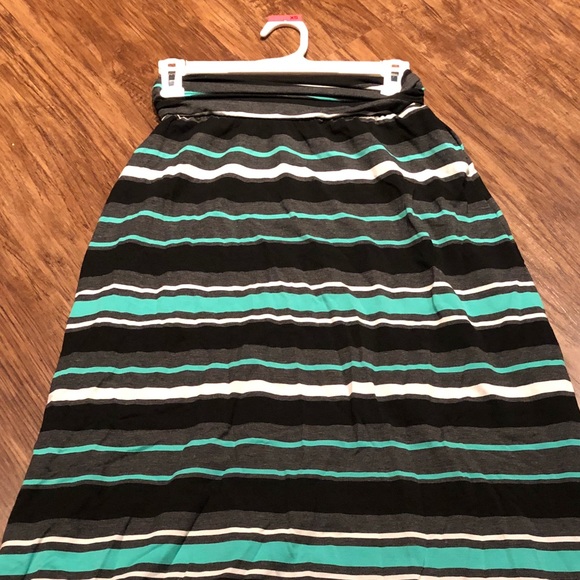 Maxi skirt NWOT - Picture 2 of 5